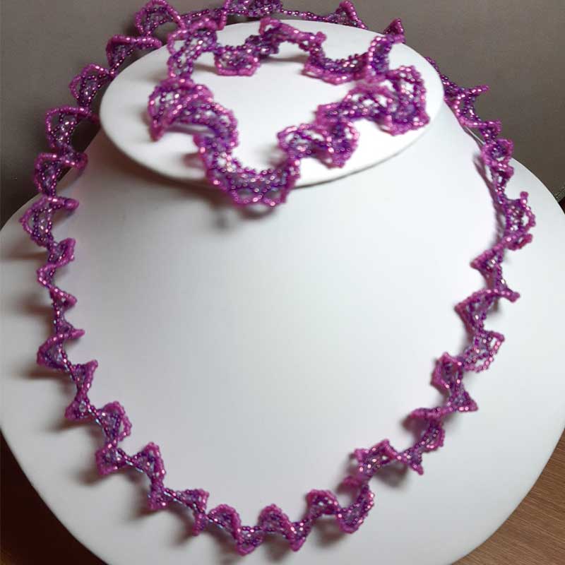 3 C Jewellery pink twisted bead necklace